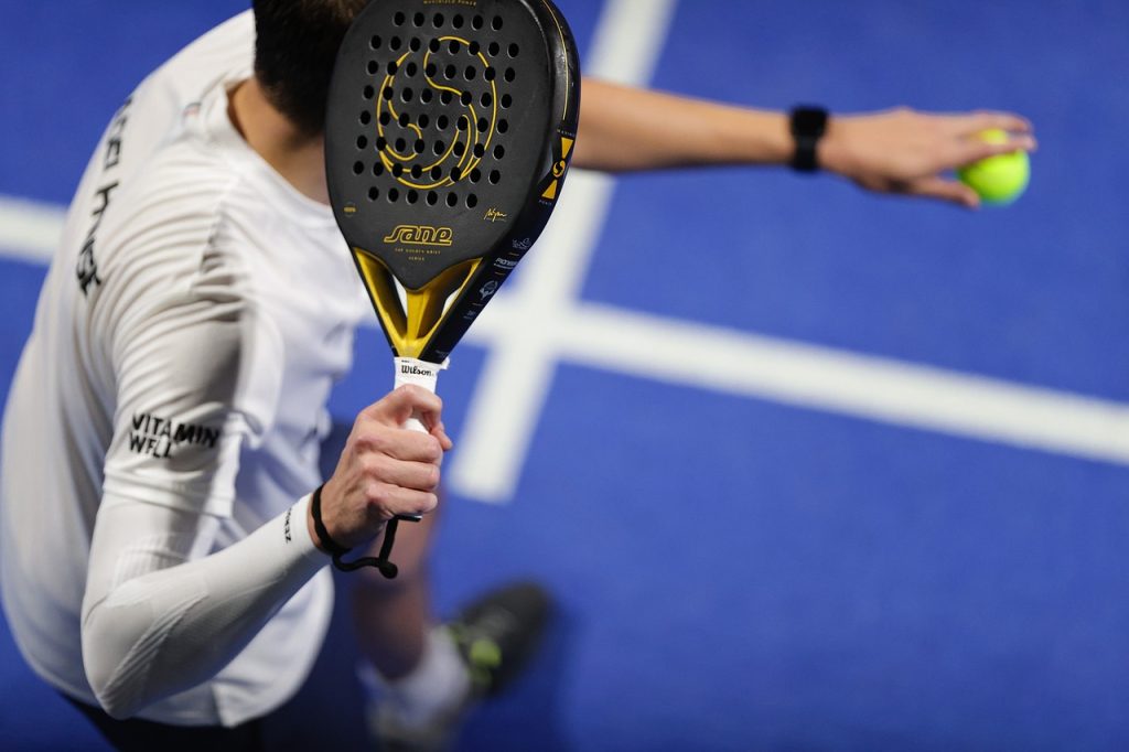 Conseils d'experts : les stratégies de jeu gagnantes au padel décryptées